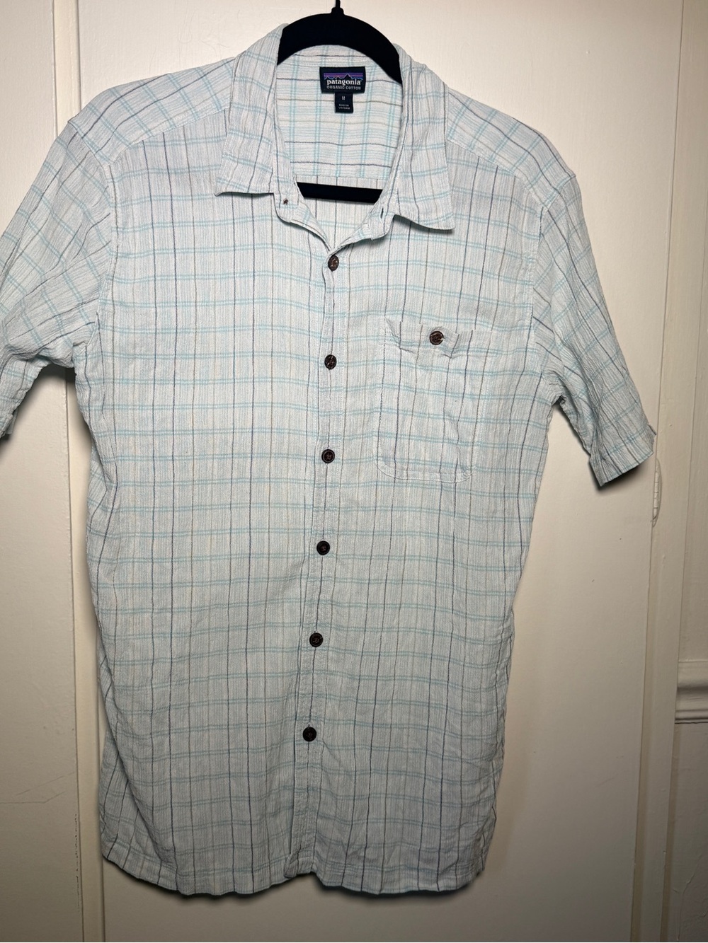 Patagonia Men's Light Blue Plaid Short Sleeve Button-Up Shirt Organic Cotton M
